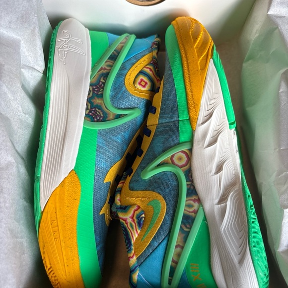 Nike Kyrie 8 GO SE Baltic Blue Size 2.5Y BRAND NEW IN BOX…NO LONGER MADE - Picture 15 of 16